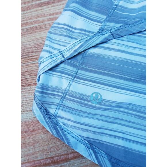 Lululemon Women's Shorts Speed Up Gray /White Size Medium - Picture 3 of 10